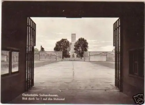 11734 Ak Gedenkstätte Sachsenhausen Blick durch Tor 1