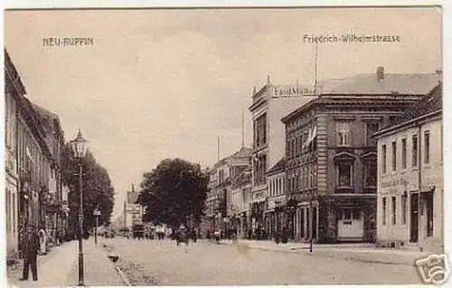 05768 Ak Neu Ruppin Friedrich Wilhelmstrasse um 1910