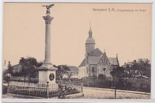 95647 AK Hermsdorf Kriegerdenkmal und Kirche um 1920