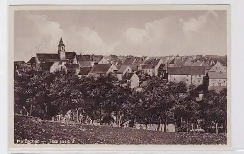 93518 AK Mutzschen - Totalansicht mit Kirche 1933