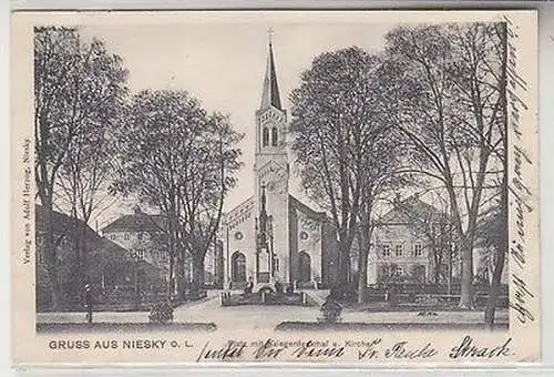 66175 Ak Gruß aus Niesky Platz mit Kriegerdenkmal und Kirche 1904