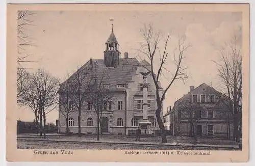 02374 AK Gruss aus Vietz (Witnica) - Rathaus (erbaut 1911) und Kriegerdenkmal