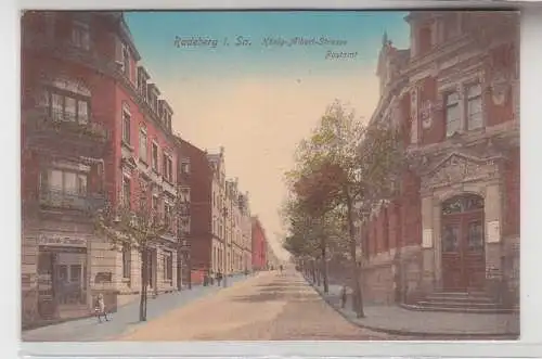67082 Ak Radeberg König-Albert-Strasse m. Postamt und Schuhwaren Winkler um 1910