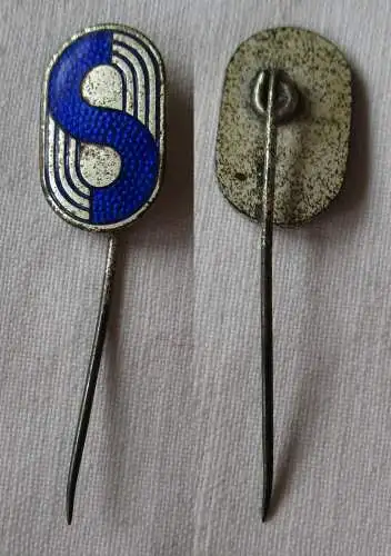 seltene emaillierte Anstecknadel mit geschwungenem S (116227)