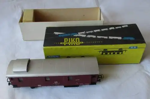 Modellbahn Spur H0 Piko DR  Reisezug-Packwagen rot (101147)