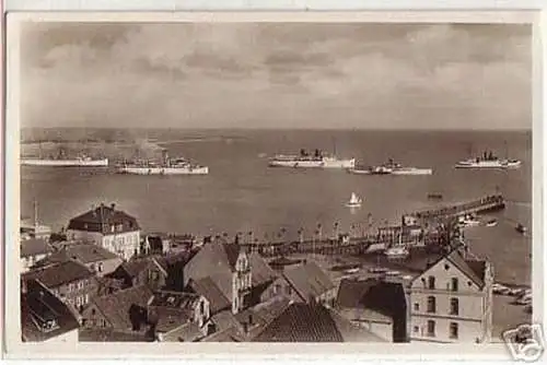 03593 Ak Helgoland Reede mit Dampfer und Düne um 1930