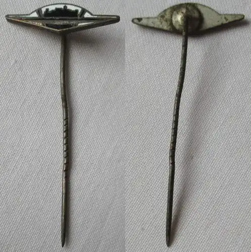alte Anstecknadel Logo Fahrzeughersteller Wartburg Eisenach um 1960 (135447)
