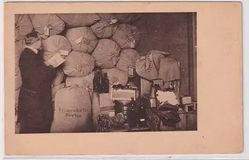 67141 Ak Sammelstelle der Frauenhülfe in Berlin um 1915