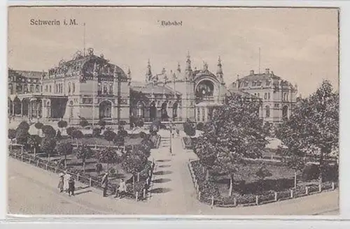 62623 AK Schwerin in Mecklenburg Bahnhof um 1910