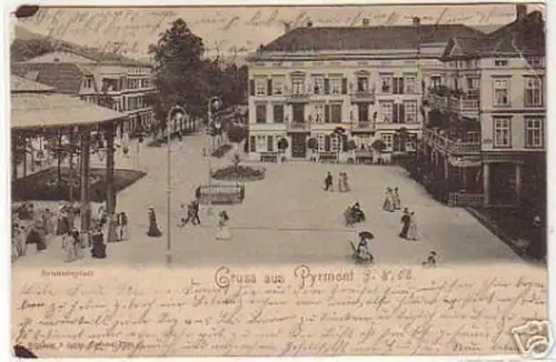 07618 Ak Gruß aus Pyrmont Brunnenplatz 1902