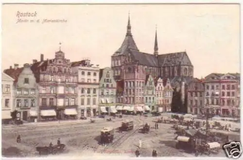 25069 Ak Rostock Markt mit der Marienkirche um 1900