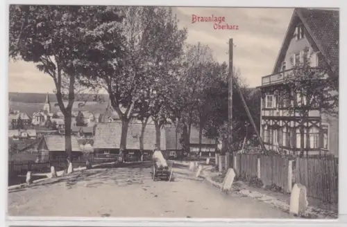 95441 Ak Braunlage im Oberharz - Bergstraße mit Haus und Wagen um 1920