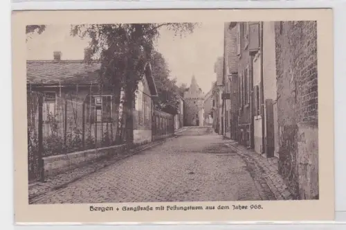 58854 AK Bergen - Gangstraße mit Festungsturm aus dem Jahre 968