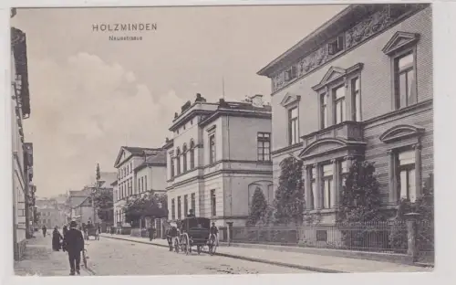94703 AK Holzminden - Neuestrasse, Straßenansicht mit Kutsche