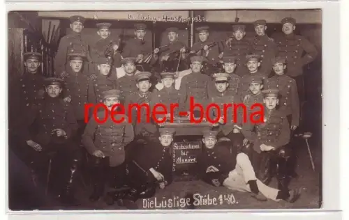 80059 Foto Ak Strassburg im Elsass Stubenbild bei den Husaren 1910