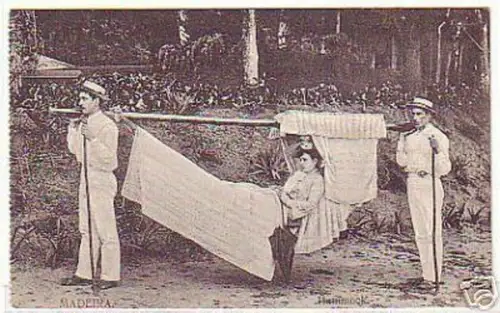 07825 Ak Madeira Frau in Sänfte getragen um 1910
