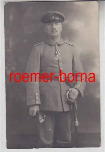 81443 Foto Ak Oberleutnant mit EK II und Pistole im 1. Weltkrieg