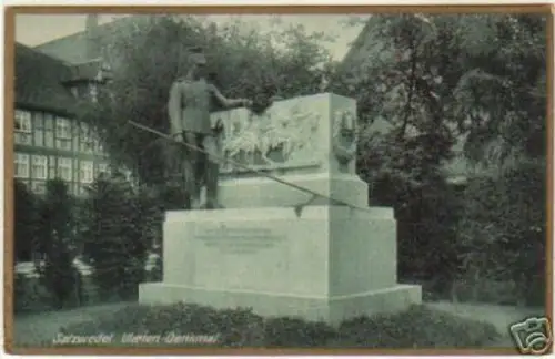 14759 Ak Salzwedel Ulanen Denkmal um 1925