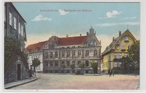 57313 Ak Osterwieck Harz Marktplatz mit Rathaus um 1910