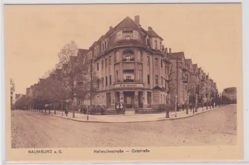 82643 Ak Naumburg a.S. Hallesche Straße Ecke Oststraße um 1930
