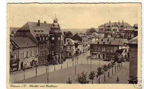05880 Ak Treuen im Vogtland Markt mit Rathaus 1943