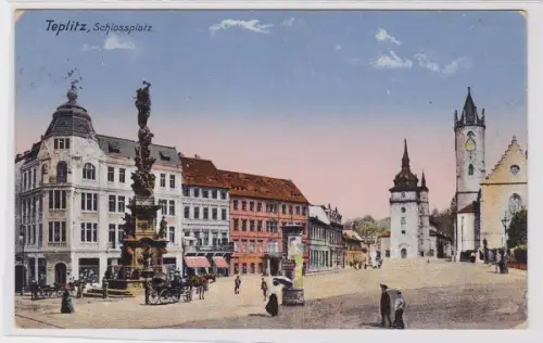 87032 AK Teplitz - Schlossplatz mit Pestsäule vor Dekanatskirche um 1920