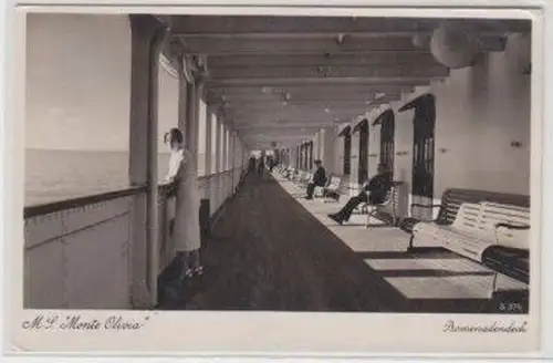 48671 Ak M.S. Monte Olivia Promenadendeck um 1930