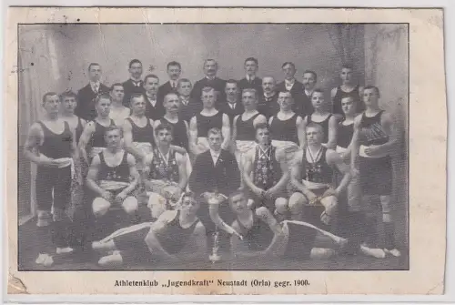 74702 Ak Athletenklub "Jugendkraft" Neustadt gegr. 1900 Mannschaftsfoto 1913