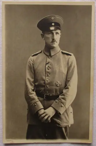 907378 Foto Ak Offizier mit Eisernem Kreuz 1. Klasse 1. Weltkrieg
