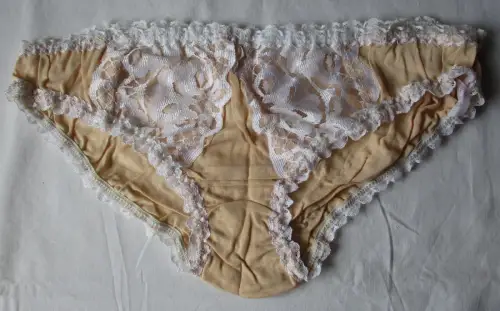DDR Dessous Slip beige weiß Spitze Gr. 42 Marke Stretta (159887)