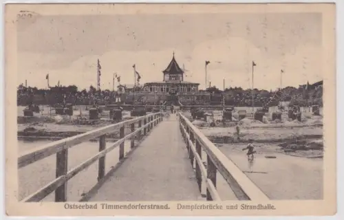 901479 AK Ostseebad Timmendorferstrand - Dampferbrücke und Strandhalle 