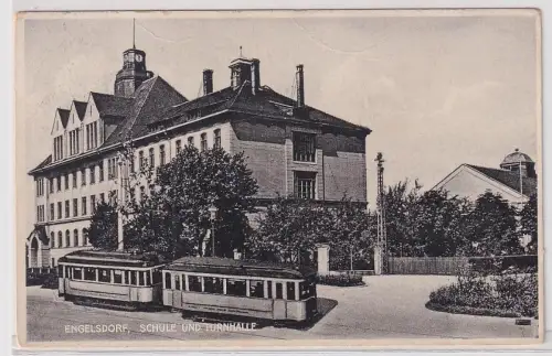 46318 Ak Engelsdorf Schule und Turnhalle mit Straßenbahn davor 1929