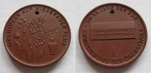 DDR Porzellan Medaille im XX. Jahr der DDR Erweiterung Oberschule (149370)