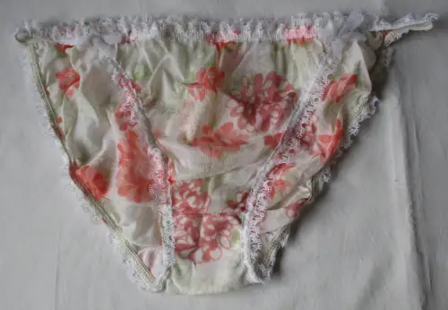 DDR Dessous Slip weiß farbige Blumen Spitze Dederon Gr.44 Marke Stretta (159838)