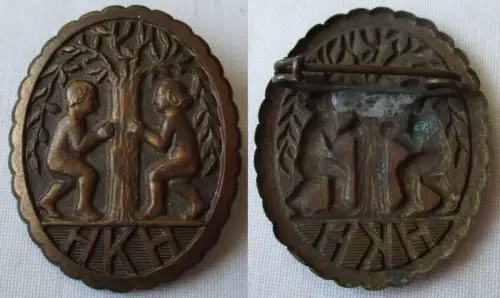 altes Blech Abzeichen HKH Haushaltshilfeverein Mutter & Kind um 1920 (138324)