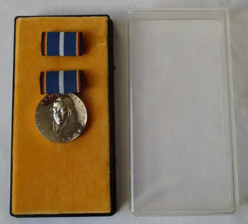 seltener DDR Orden Wilhelm Christoph Hufeland Medaille Silber 167 d (160809)