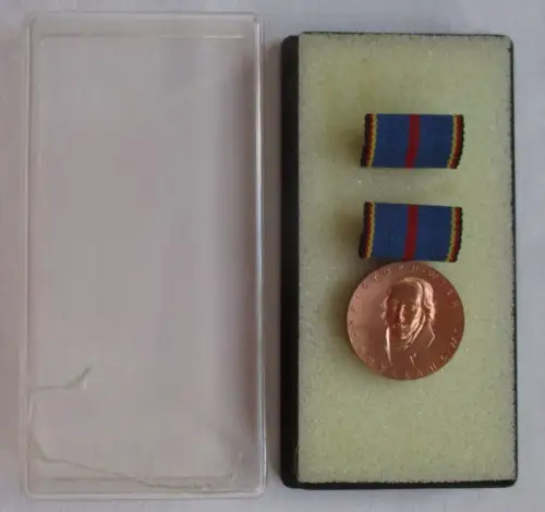 DDR Orden Wilhelm Christoph Hufeland Medaille Bronze 168 c (129109)