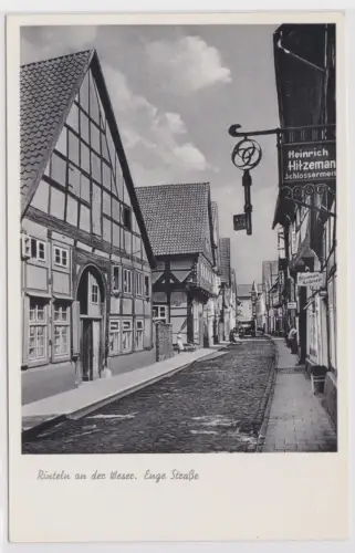 902974 Ak Rinteln an der Weser Enge Strasse mit Schlosserei um 1940