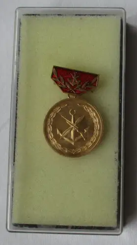 DDR Medaille "Hervorragender Ausbilder der GST" in Gold 1980-88 (135450)