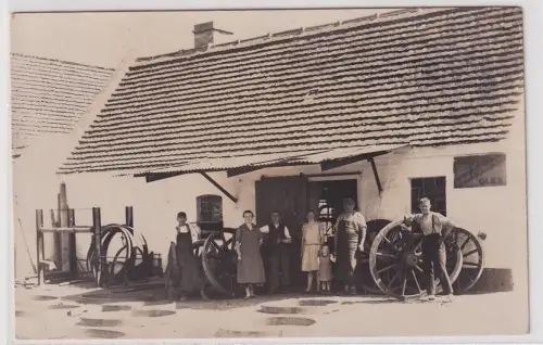 08719 Foto Ak Gnetsch in Anhalt Stellmacherwerkstatt mit Werbung OLEX um 1915