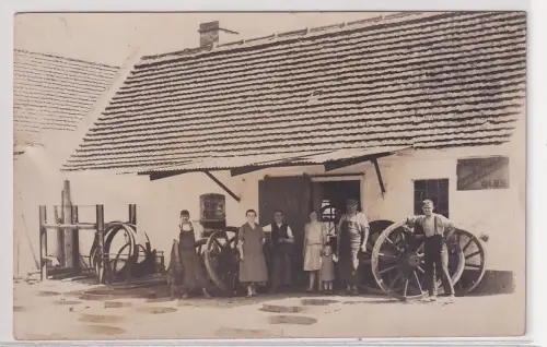 08719 Foto Ak Gnetsch in Anhalt Stellmacherwerkstatt mit Werbung OLEX um 1915