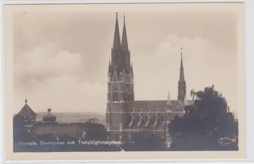 903412 Ak Uppsala Domkyrkan och Trefaldighhetskyrkan um 1930