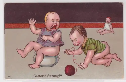96334 Humor Ak "Gestörte Sitzung" Kind sitzt auf Töpfchen um 1910