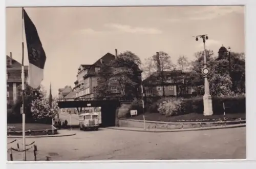 37114 Foto AK Finsterwalde Niederlausitz - Thälmannstraße mit Omnibus