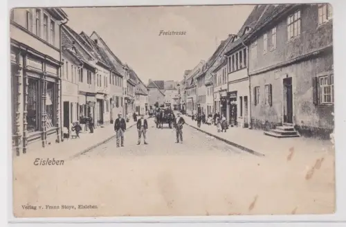 901823 Ak Eisleben Freistrasse mit Geschäften um 1900