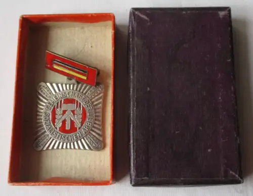 DDR Abzeichen Gemeinschaft der sozialistischen Arbeit Band I Nr. 75 b (106654)