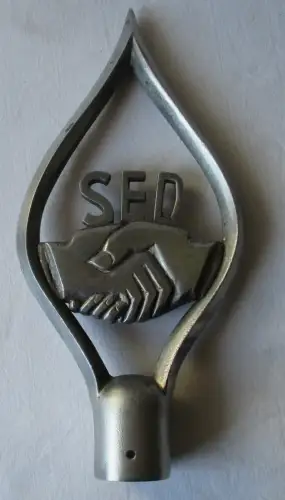 DDR Fahnenspitze SED soz. Einheitspartei frühe Ausführung Aluguss (120262)