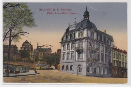 39381 Feldpost Ak Neustadt an der Haardt Partie beim Hotel Löwen 1918