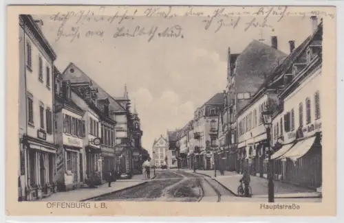 60824 Ak Offenburg in Baden - Blick in die Hauptstraße mit Geschäften