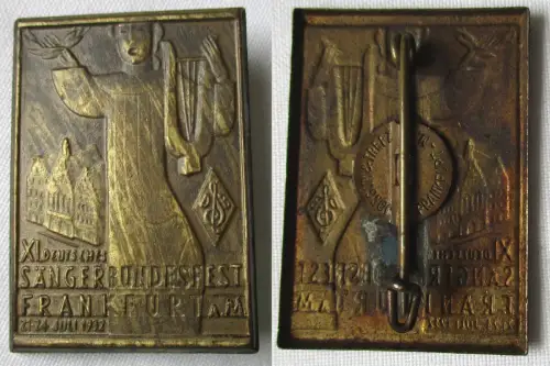 seltenes Blech Abzeichen XI.Deutsches Sängerbundfest Frankfurt M. 1932 (112081)